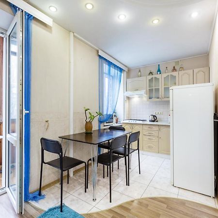 На Палаце Спорта Apartment Kiev Luaran gambar