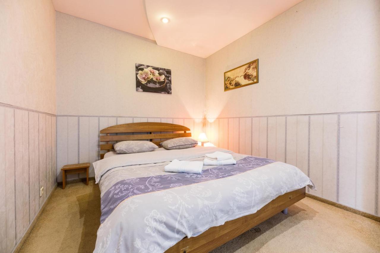 На Палаце Спорта Apartment Kiev Luaran gambar