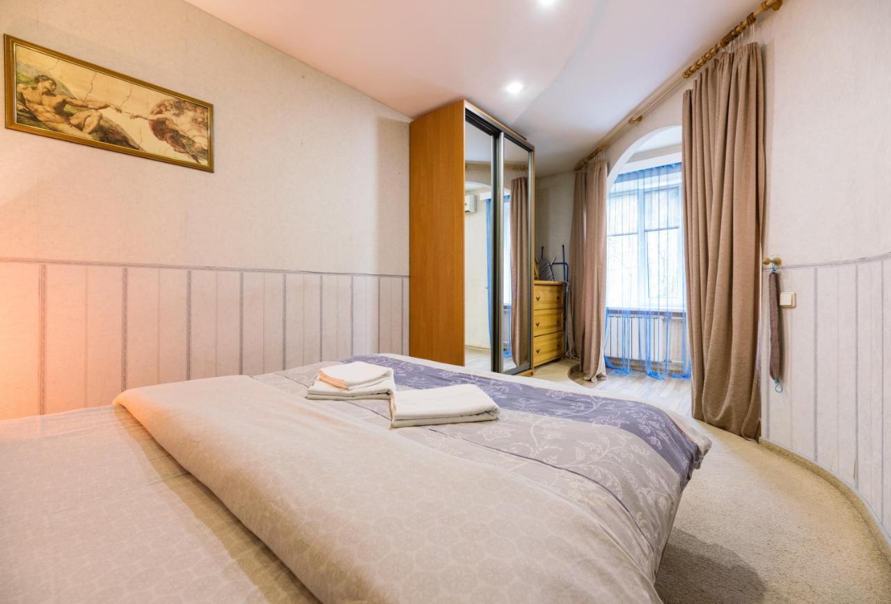 На Палаце Спорта Apartment Kiev Luaran gambar